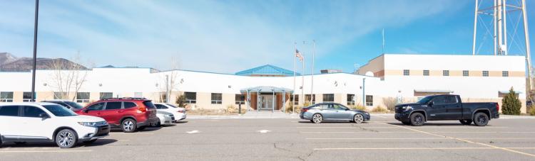 Beclabito Day School building